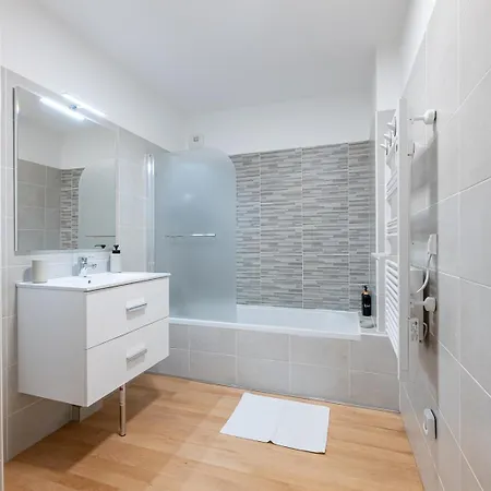 Vieil 82 M2 With Secured Private Parking 3 아파트 *