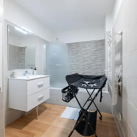 Apartment Vieil Beachside Apartment: Brand New With Parking Antibes