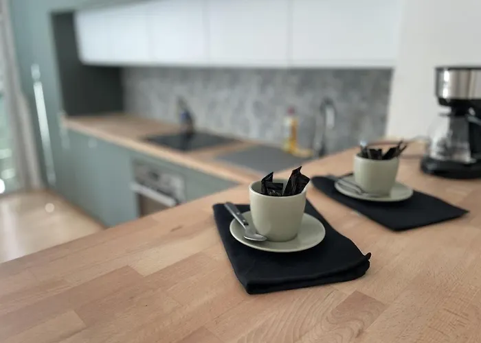 Apartment Vieil Beachside Apartment: Brand New With Parking *