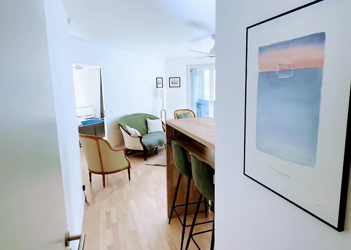 Vieil Beachside Apartment: Brand New With Parking Apartment Antibes