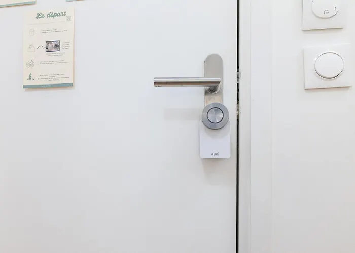 Apartment Vieil Beachside Apartment: Brand New With Parking *