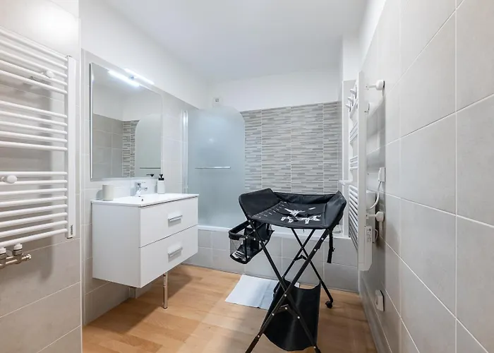 Apartment Vieil Beachside Apartment: Brand New With Parking Antibes